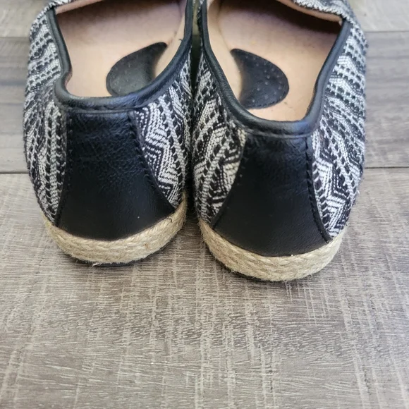 BOC Born Concept Franki Espadrille Flats Aztec Print Black Gray Womens Size 8 - Picture 7 of 9